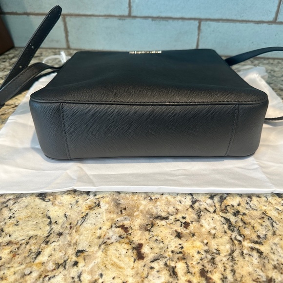 Michael Kors Large Jet Set Crossbody Bag w/ dust bag - Picture 3 of 4